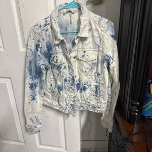 Free people jean jacket used 2 times size medium